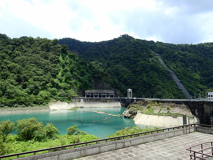 帶著Nikon P900去旅遊：迷霧森林、18度C、熊大庄、涼山瀑布、鳥松濕地及高通通農民市集，P900記錄精彩。