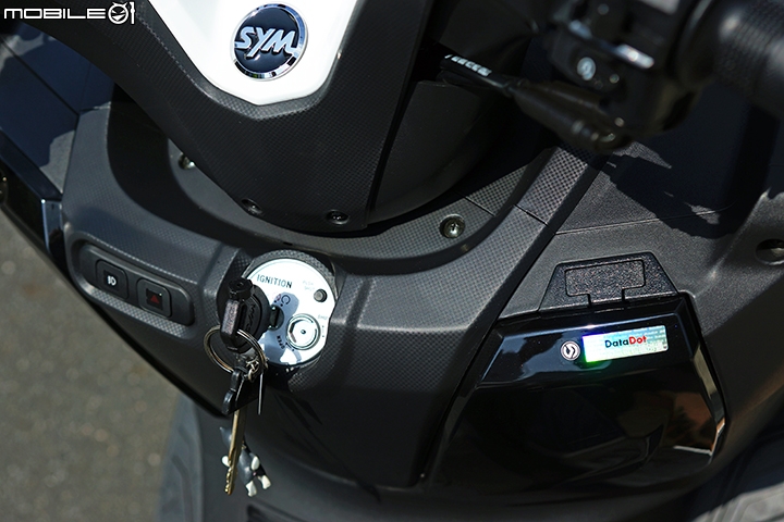 為行車安全把關 維迪歐SAFE TPMS-M1 胎壓監測器試用