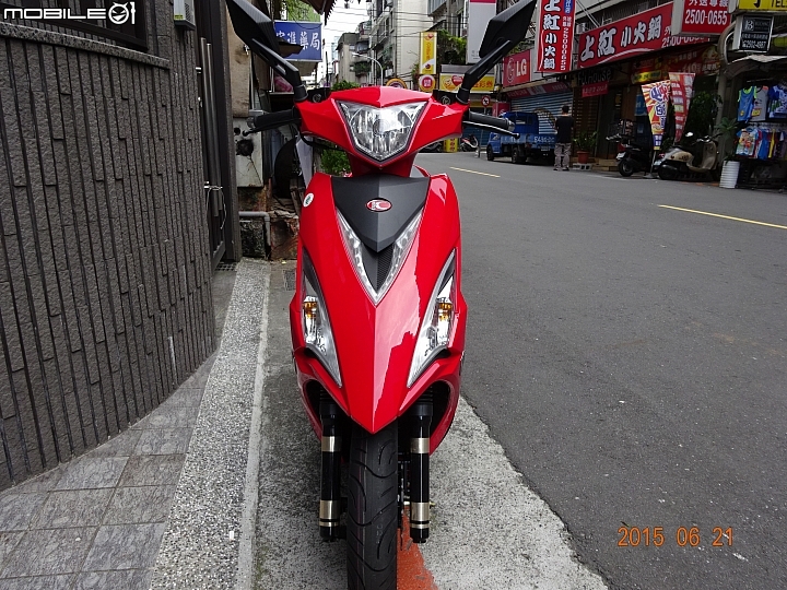 紅通通的小車  VJR 125  不專業開箱文