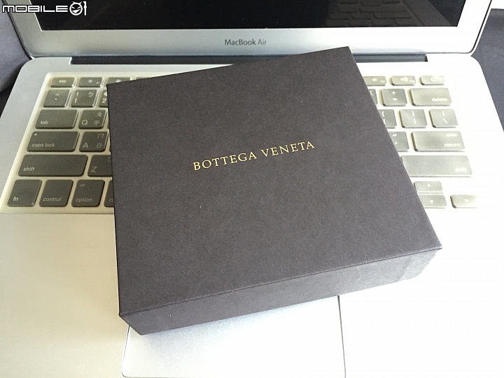 (開箱) Bottega Veneta® 義大利製 海軍藍分享