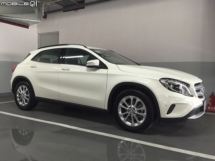 靜不下來 GLA-Class GLA180開箱