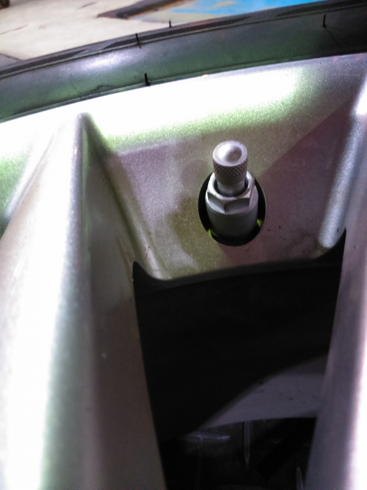 [開箱] 維迪歐 胎壓偵測 SAFE101B