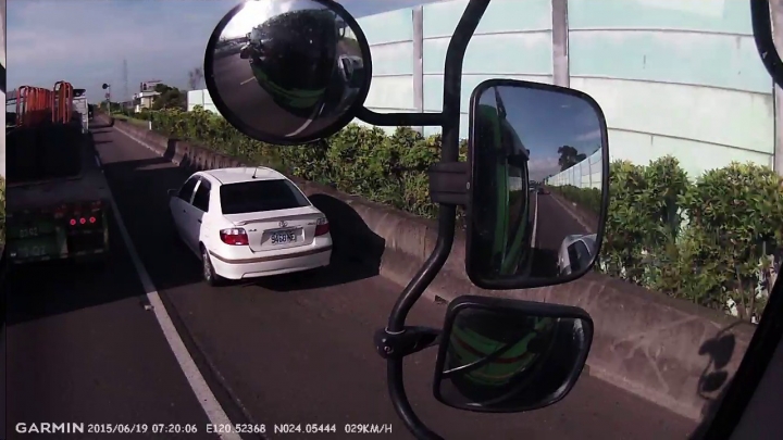 為什麼檢舉這些車輛走路肩沒有開罰?