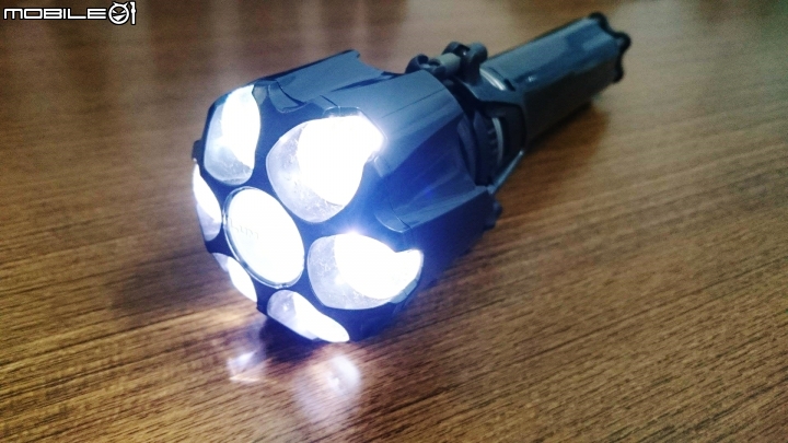 十年經典...完美洗鍊...LumaRay 光劍手電筒開箱!