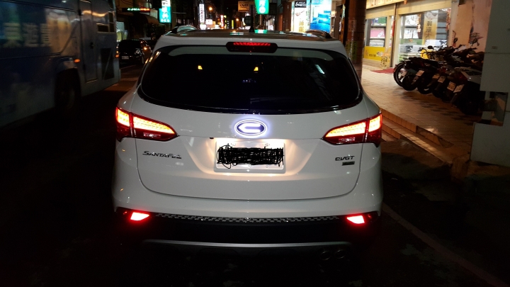new santa fe 內裝改裝+ 20吋水電鍍鋁圈 改裝分享