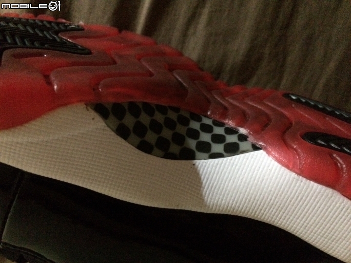 請幫鑑定aj11 low bred真偽