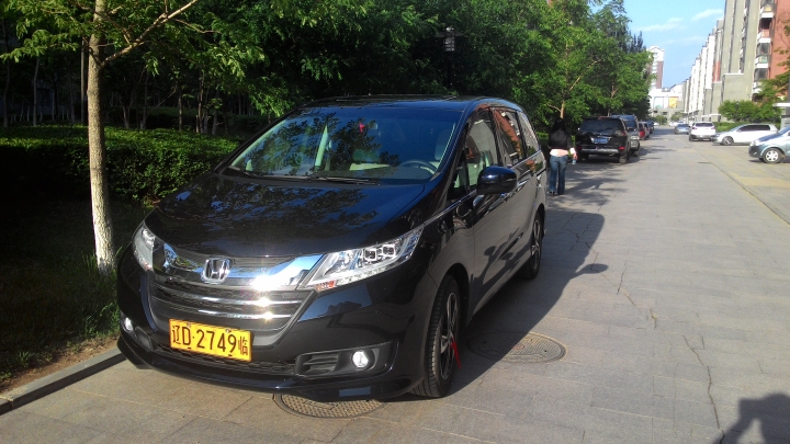Odyssey 不專業開箱，在大陸的公司車，旗艦再下來一等算尊爵版吧