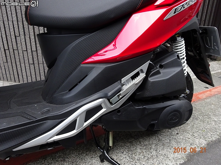 紅通通的小車  VJR 125  不專業開箱文