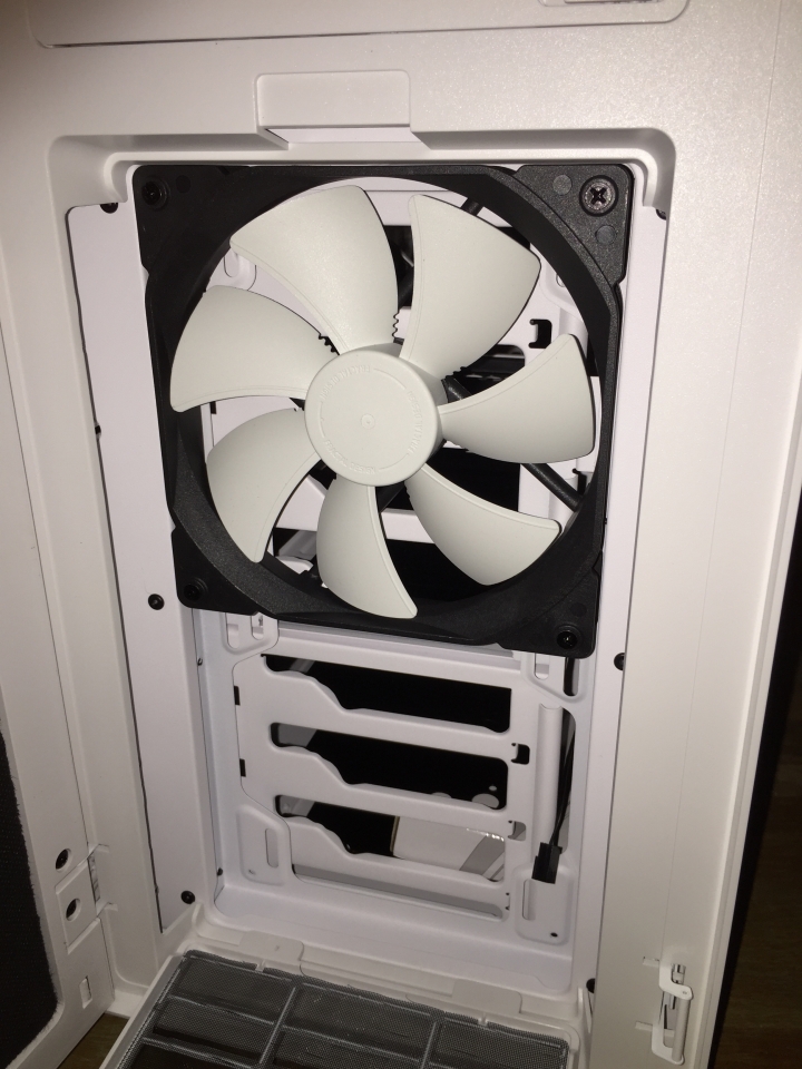 開箱 Fractal Design Define R5 靜音電腦機殼(透側版)(消光白)
