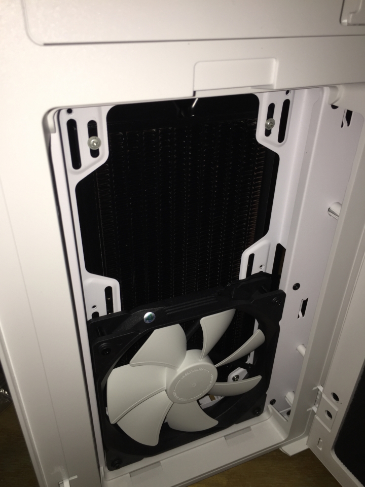 開箱 Fractal Design Define R5 靜音電腦機殼(透側版)(消光白)