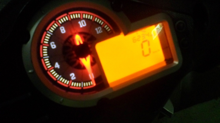 關於vjr110機車儀錶的問題