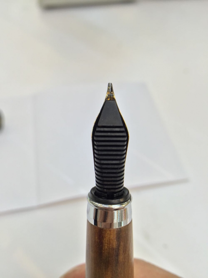 入手實木鋼筆，自折書法尖順便求助！