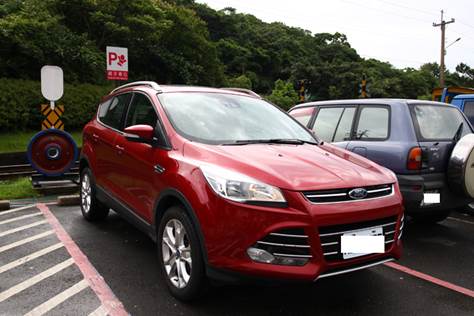 首篇KUGA TDCI開箱，去了海邊才知道原來我家小朋友喜歡看海