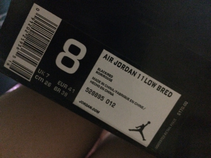 請幫鑑定aj11 low bred真偽