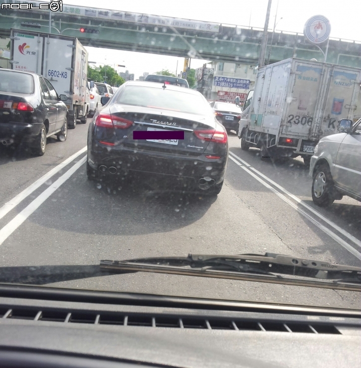 高雄鳳山遇到Maserati Quattroporte S Q4新車~~好美