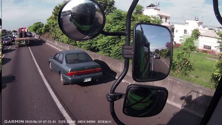 為什麼檢舉這些車輛走路肩沒有開罰?