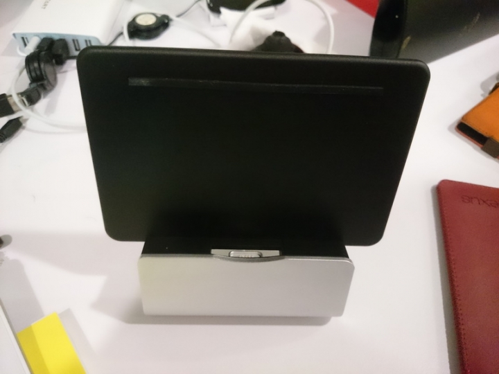 [DIY]Z4 Tablet平板沒磁充？沒關係！我們自己來！