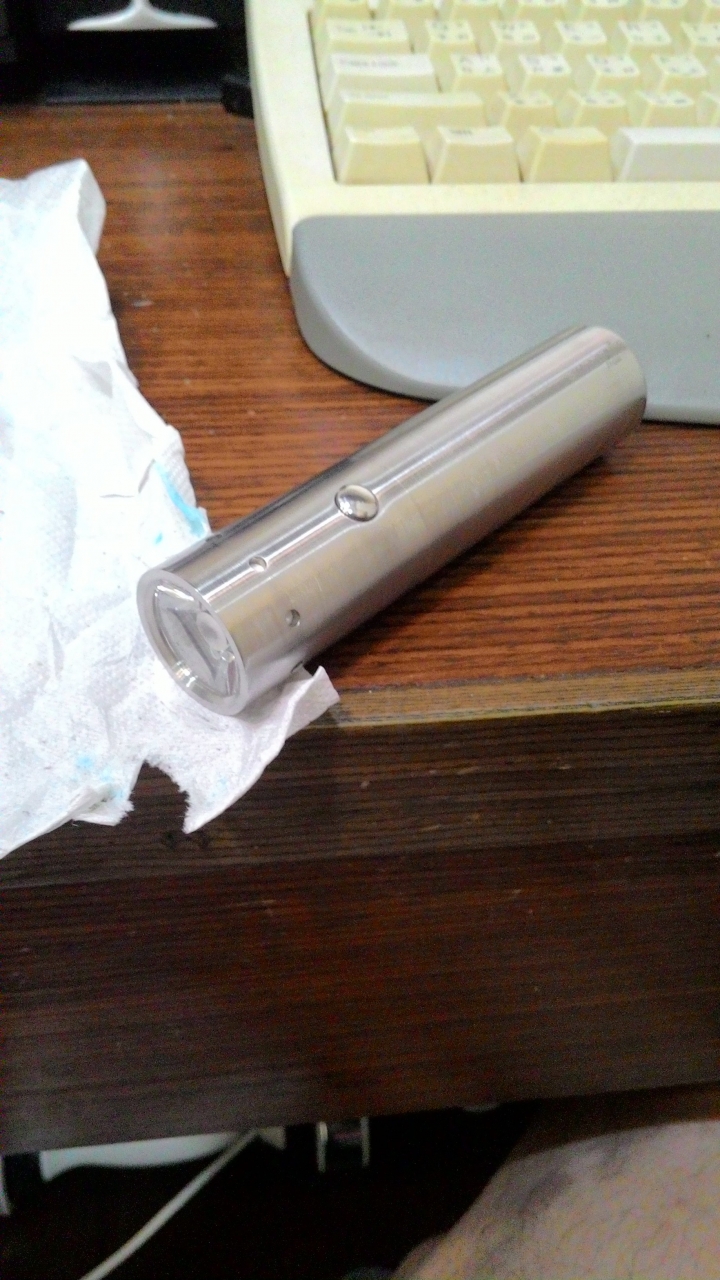 請教哪裡找手電筒電池盒
