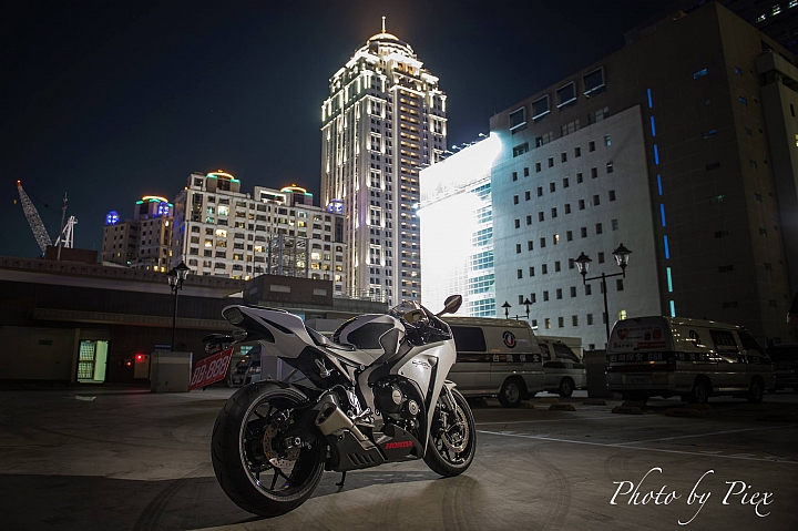 Honda CBR Fireblade pearl white 開箱分享