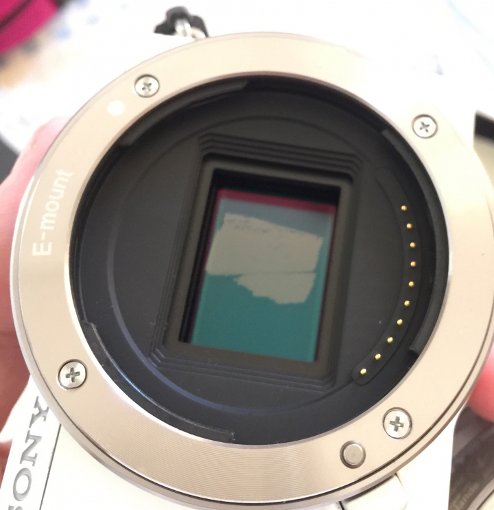 內鏡頭鍍膜脫落！