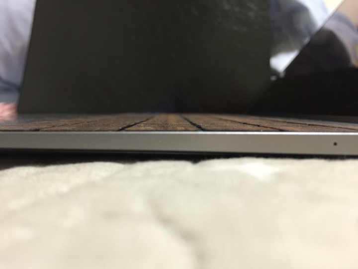 [分享] NEW MACBOOK  原木鍵盤貼
