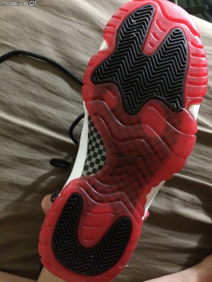 請幫鑑定aj11 low bred真偽