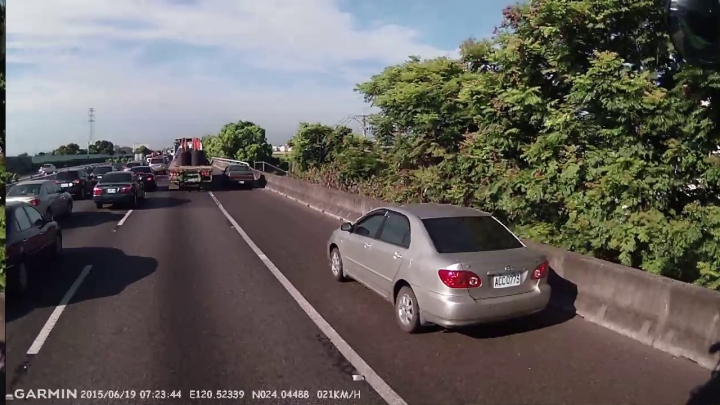 為什麼檢舉這些車輛走路肩沒有開罰?
