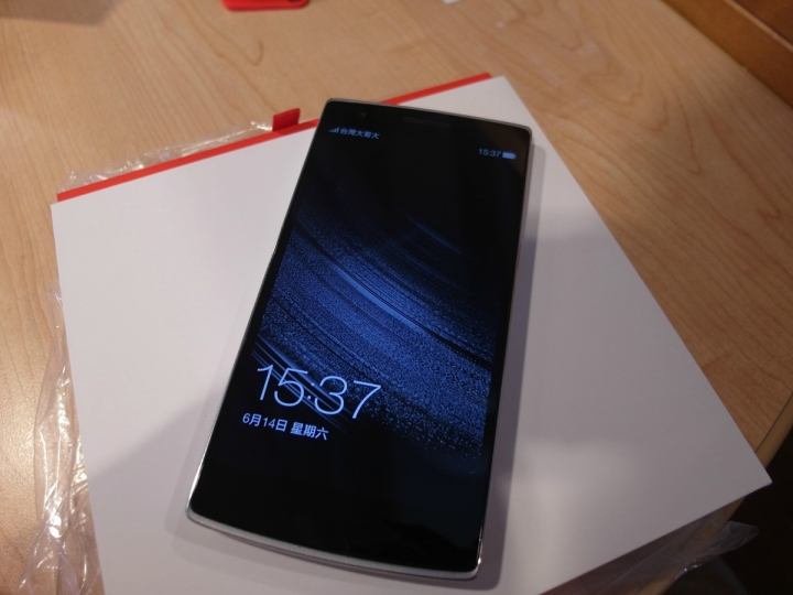 Find 7a的雙生兄弟  一加手機OnePlus One的開箱 體驗 照相分享