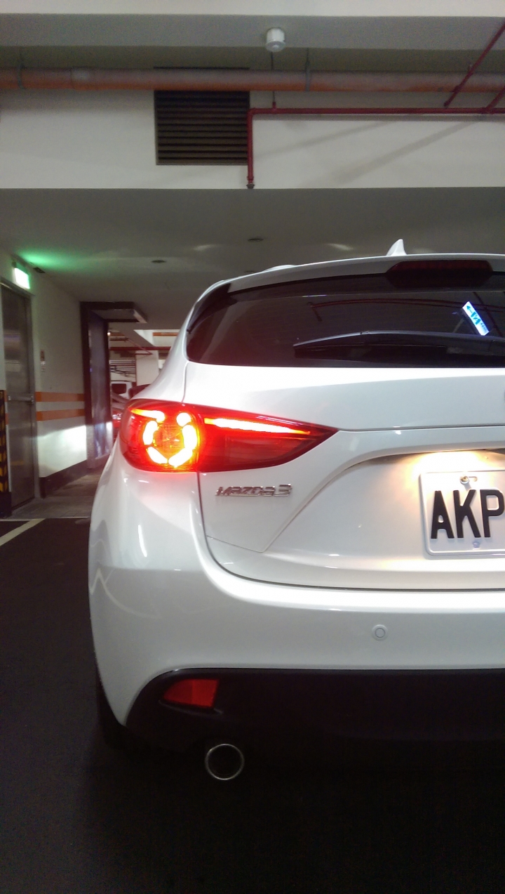 開箱!!!魂動MAZDA3頂級