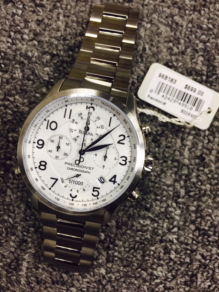 [簡單開箱] Bulova寶路華Precisionist 系列46MM錶盤