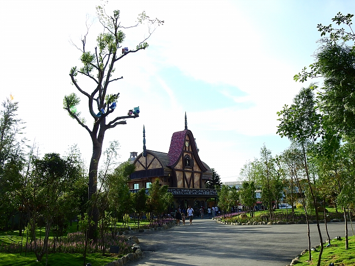 帶著Nikon P900去旅遊：迷霧森林、18度C、熊大庄、涼山瀑布、鳥松濕地及高通通農民市集，P900記錄精彩。