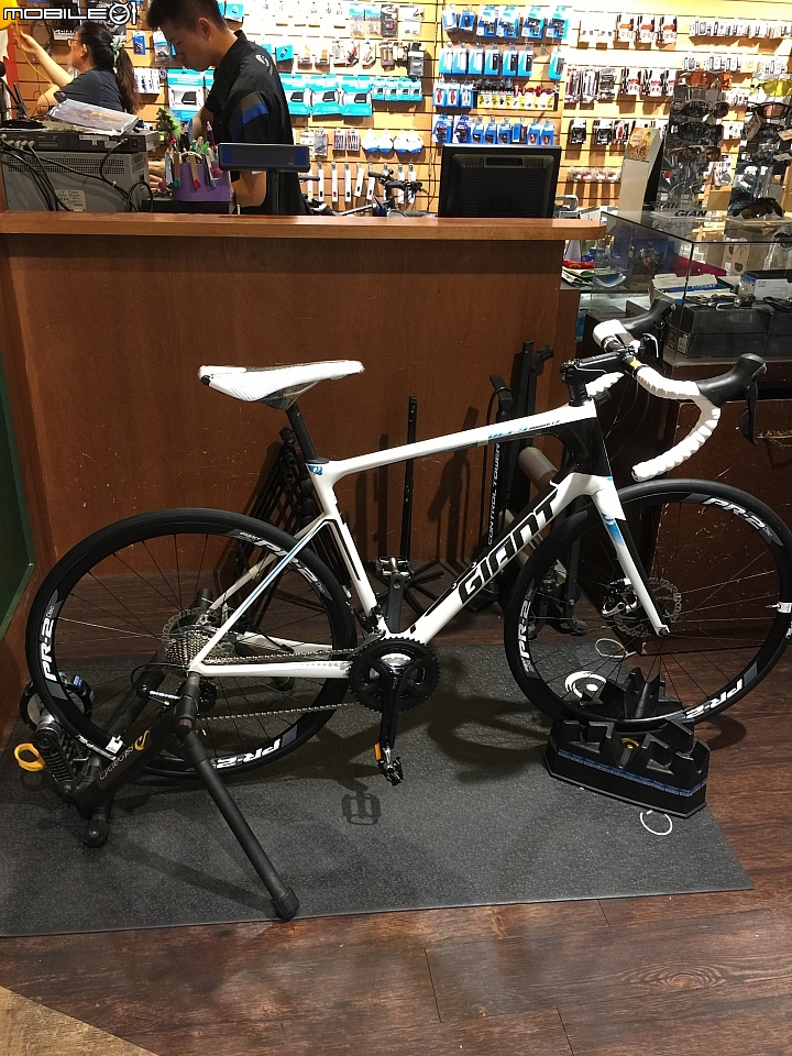 [極簡開箱] 2016 Giant Defy Advanced 2