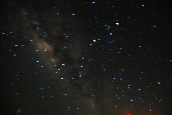 拍到的星星怎都模糊了......
