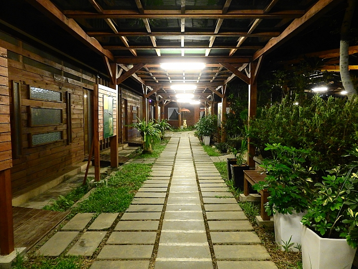 帶著Nikon P900去旅遊：迷霧森林、18度C、熊大庄、涼山瀑布、鳥松濕地及高通通農民市集，P900記錄精彩。