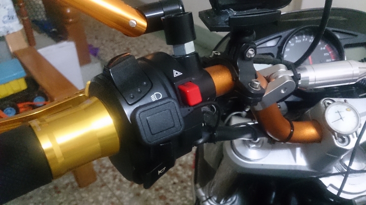 鹹鹹沒事GSR600無線電上身