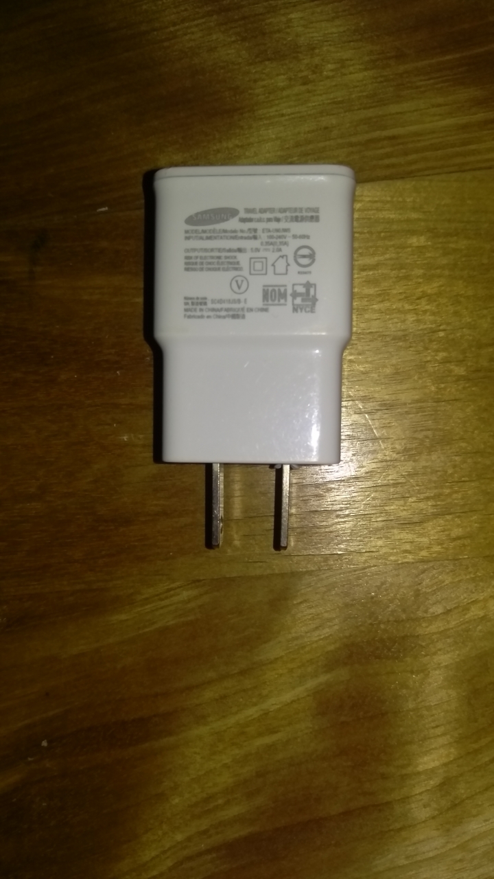 HTC  ONE. M9充電器?