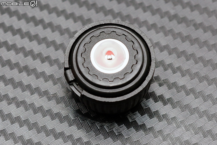 為行車安全把關 維迪歐SAFE TPMS-M1 胎壓監測器試用