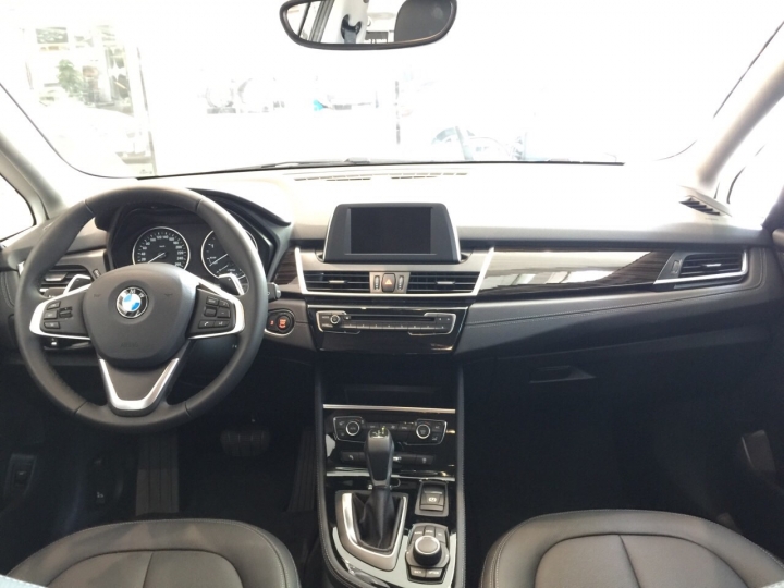 BMW 2GT 乘坐空間與賞車心得 ［圖多］