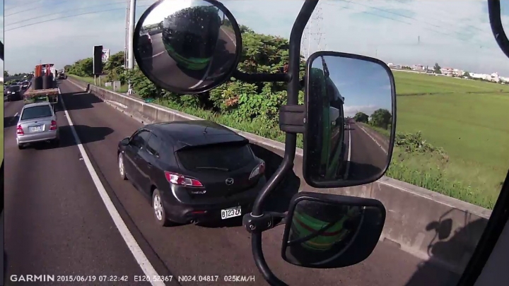 為什麼檢舉這些車輛走路肩沒有開罰?