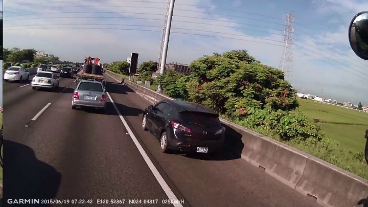 為什麼檢舉這些車輛走路肩沒有開罰?