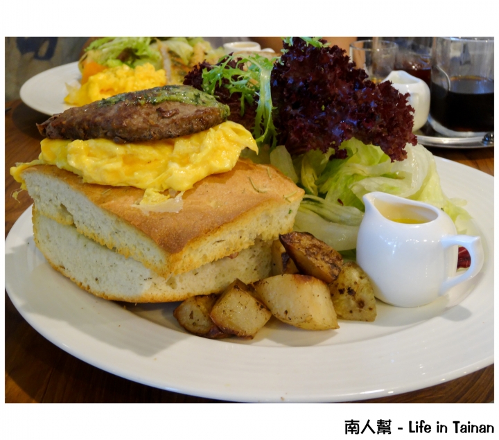 【台南市安平區-美食】不用特地去高雄，台南也有了~REVE黑浮咖啡(永華店)
