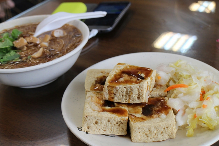 【食記│雲林斗六】迪化街紅麵線臭豆腐
