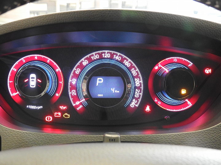 試乘U7 ECO Hyper：怠速熄火及0~100加速(約10秒)