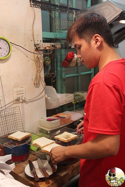 [食記] 澎湖馬公 鹹水號火炭吐司 健康消夜首選