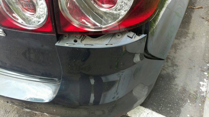 golf 是平民車，但別小看撞到它的後果....