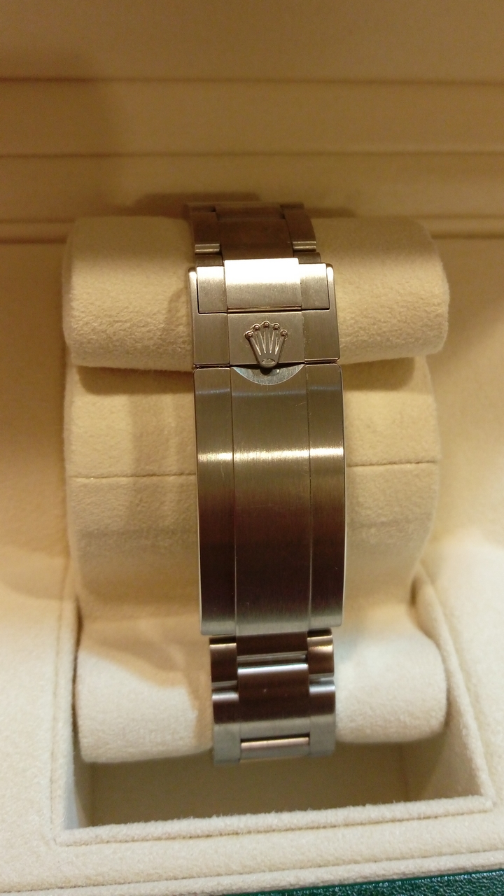 [開箱]人生第一支機械錶就上勞 ROLEX 116610LN