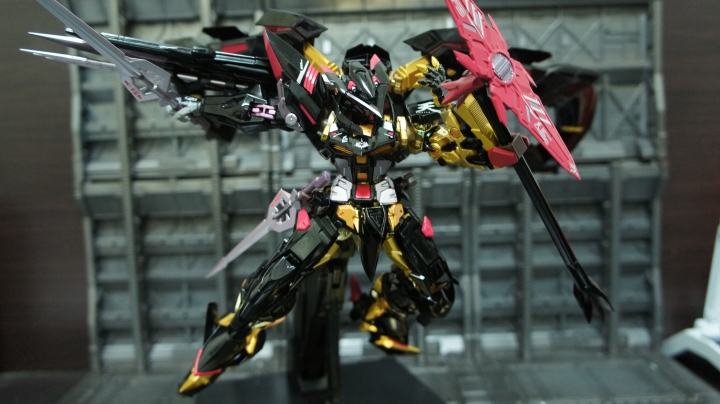 MB 1/100 金異端天密娜機