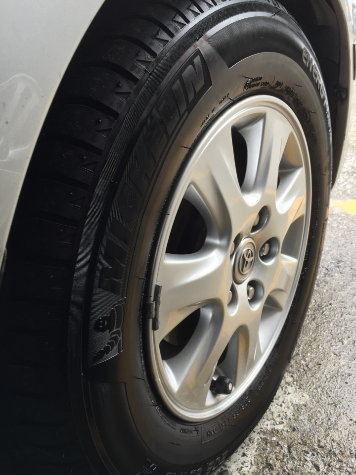 [開箱文] 胎警 X6 胎壓偵測系統 TPMS OLED 螢幕 + 車充 (可充手機)