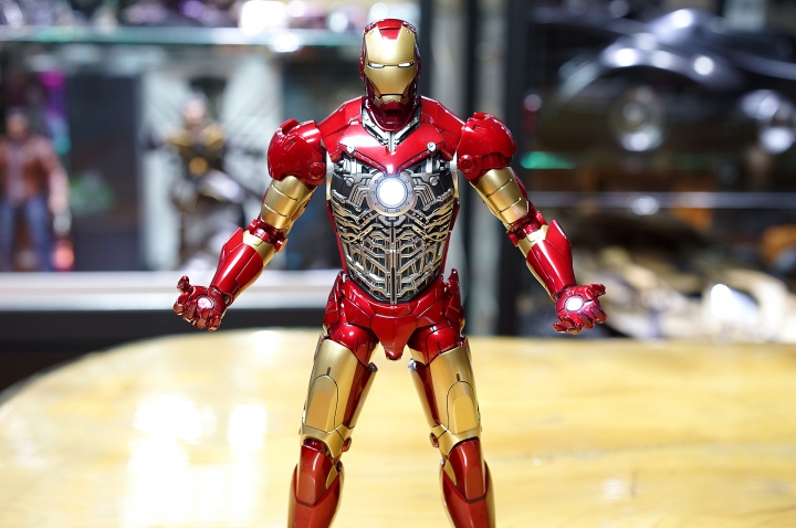 (圖多) 開箱! hot toys 鋼鐵人 限定版合金馬克3
