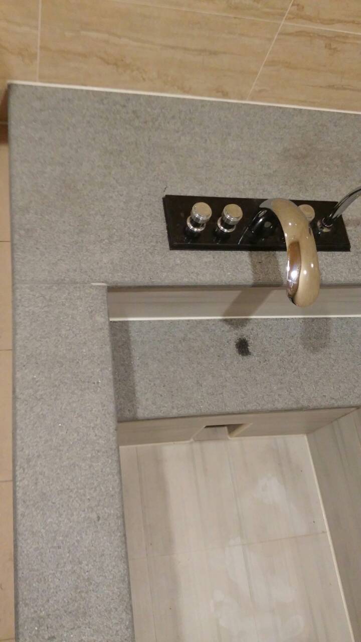 磁磚有裂痕